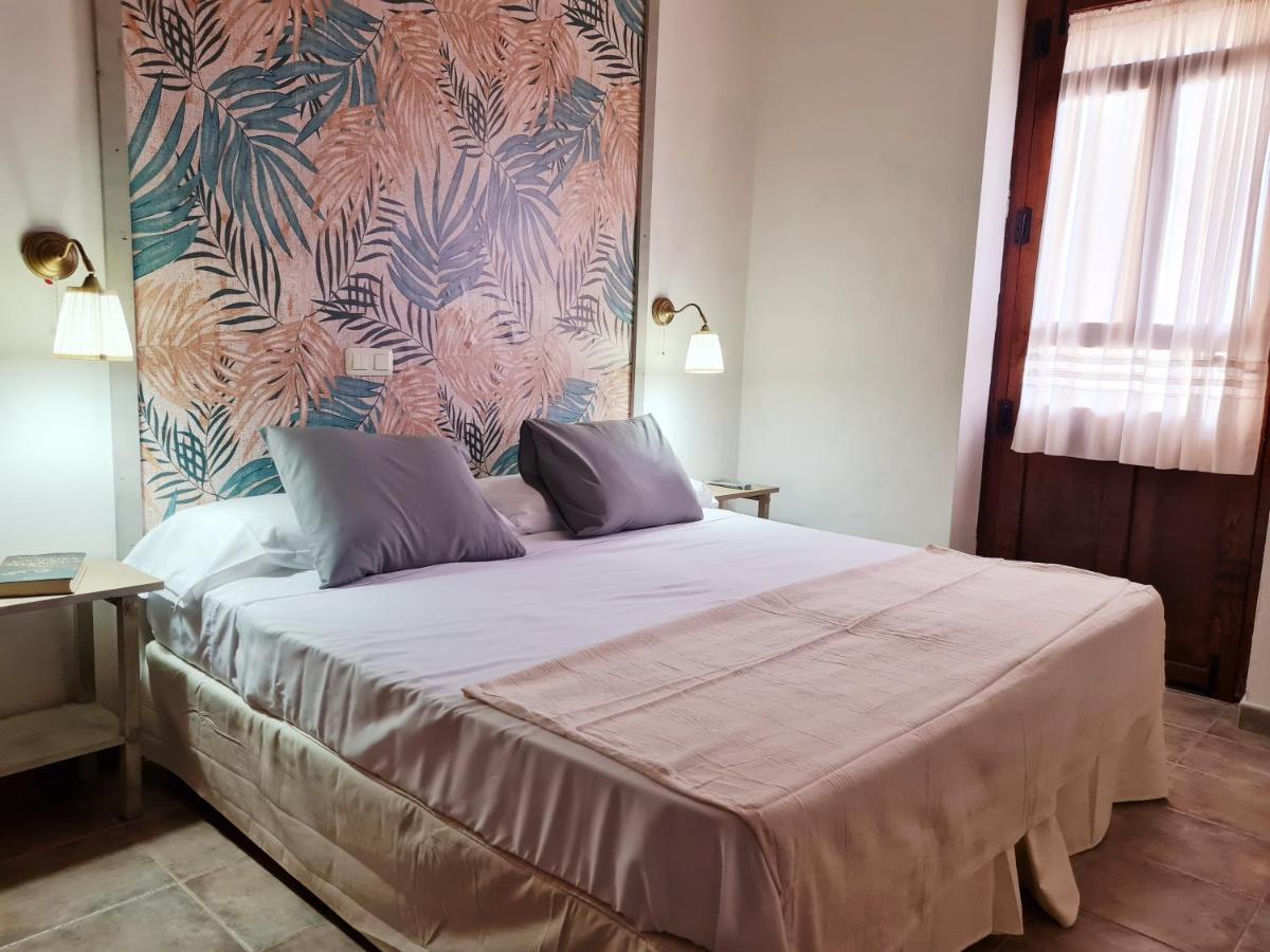 Hostal La Colonial Мадріґаль-де-ла-Вера Екстер'єр фото