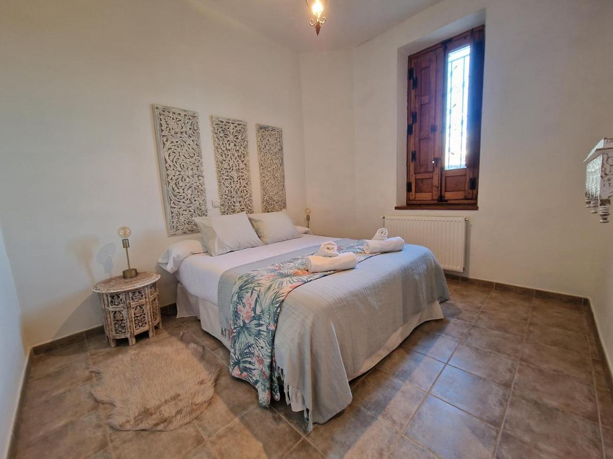 Hostal La Colonial Мадріґаль-де-ла-Вера Екстер'єр фото