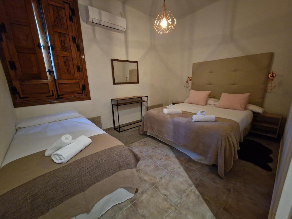 Hostal La Colonial Мадріґаль-де-ла-Вера Екстер'єр фото