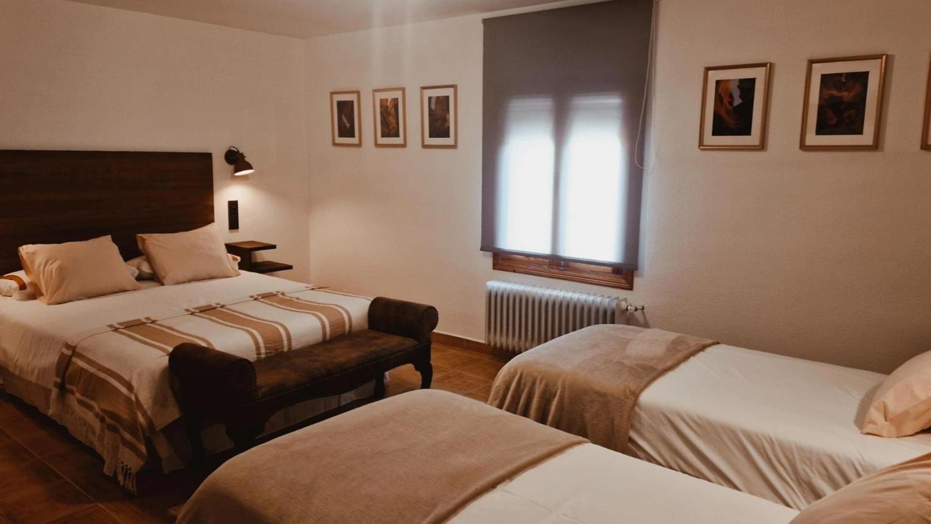 Hostal La Colonial Мадріґаль-де-ла-Вера Екстер'єр фото