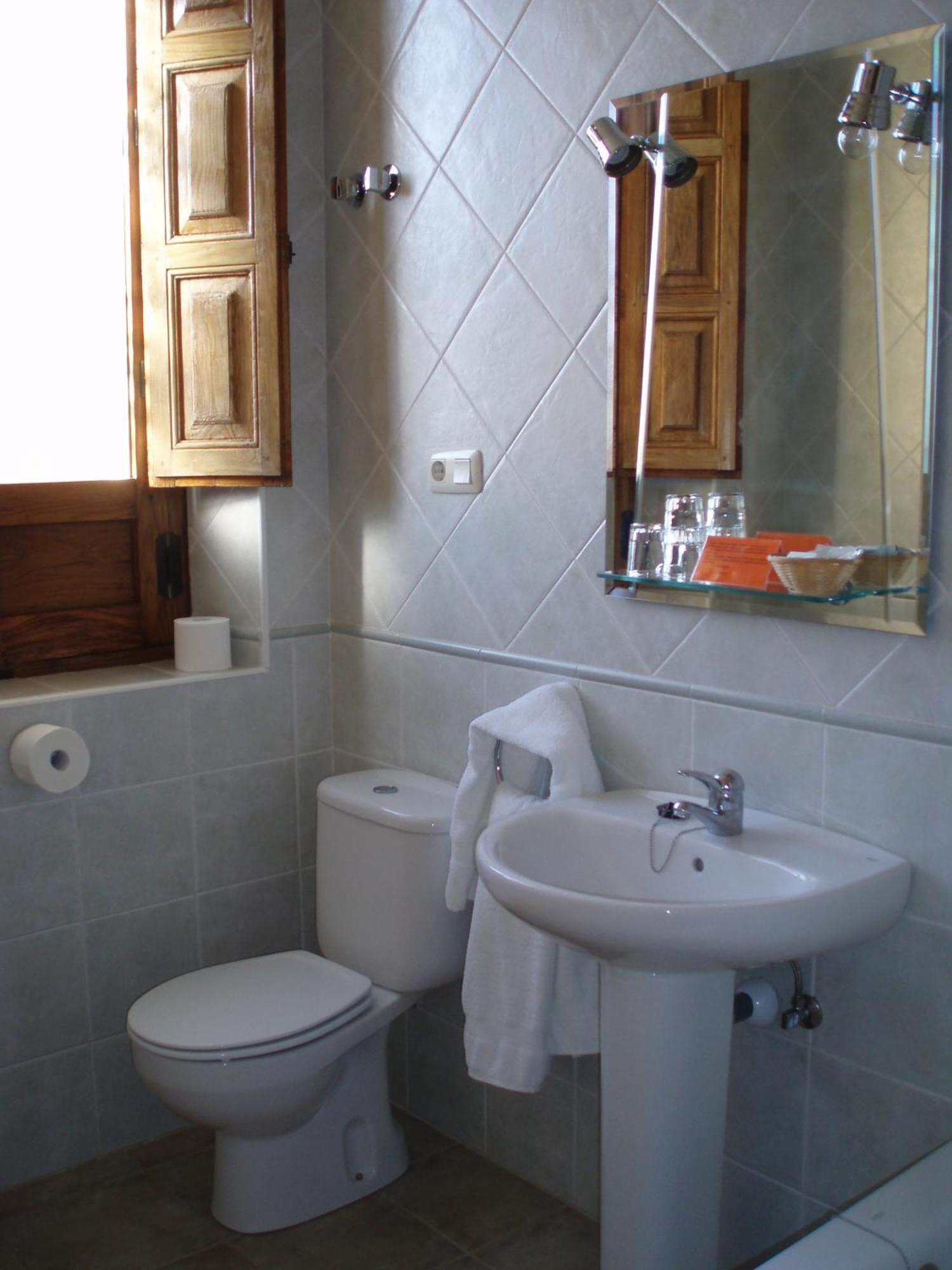 Hostal La Colonial Мадріґаль-де-ла-Вера Екстер'єр фото